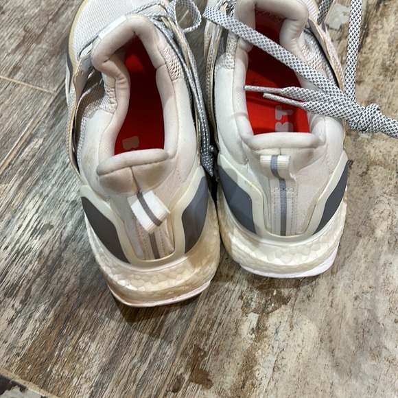 Adidas Ultra Boost - Picture 3 of 5